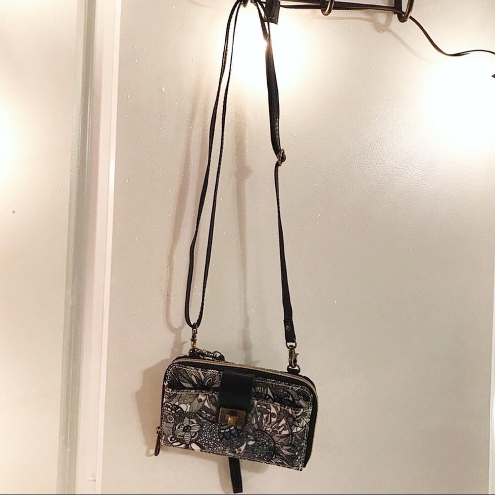 🌈Mosaic Cross-Body Black and Creme Clutch🌈